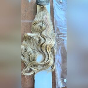 16" Clip-In Ponytail Wavy Hair Extensions Champagne Blonde